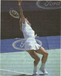 Становиться победительницей Уимблдонского турнира в одиночном разряде семь раз ещё не удавалось никому из теннисисток, кроме М.Навратиловой (США). Атлетически мощная, ''мужская'' нападающая игра - её стихия.
